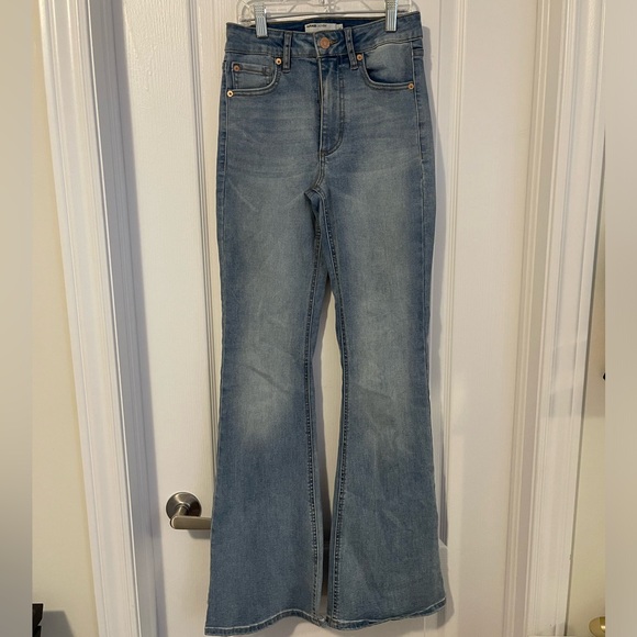 High-Rise Fitting Boot-Leg Jeans - Picture 3 of 6
